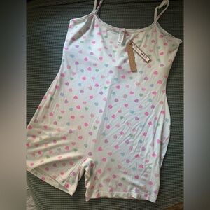 Skims Soft Lounge Scoop Cloud Candy Heart Print Onesie